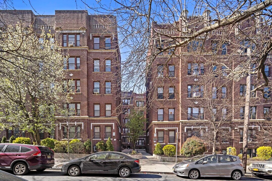 275 Harrison Ave in Jersey City, NJ - Building Photo