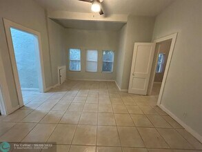 734 Tallapoosa St in West Palm Beach, FL - Building Photo - Building Photo