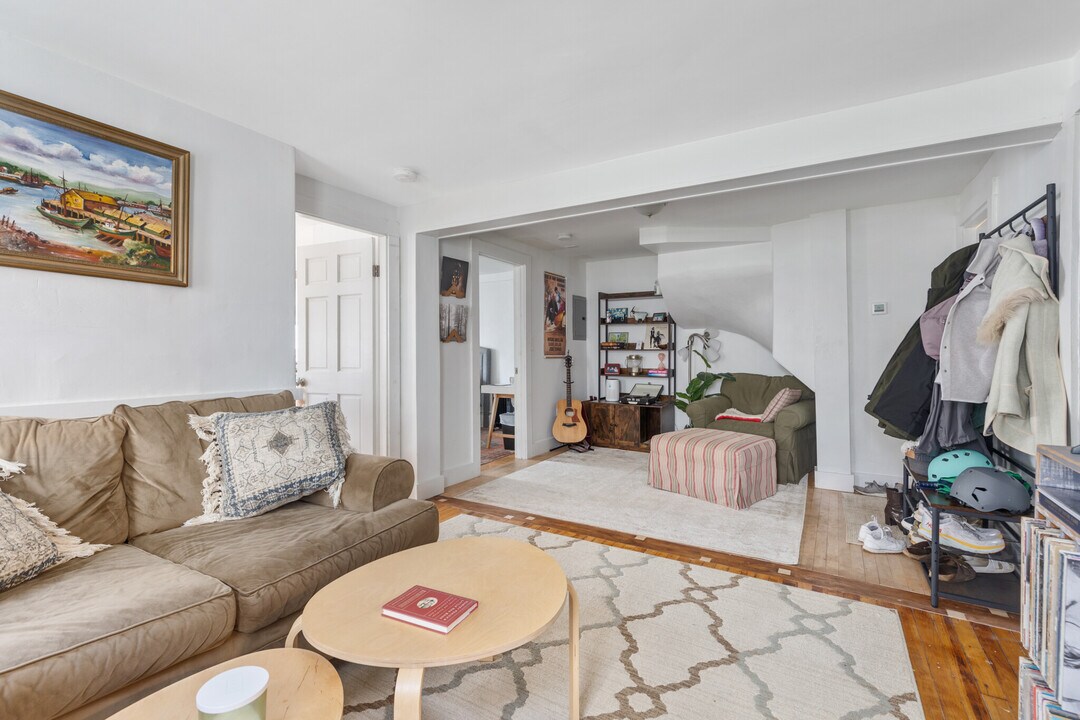 103 Summer St, Unit 1 in Somerville, MA - Building Photo