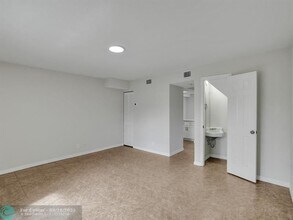 8503 NW 35th Ct in Coral Springs, FL - Building Photo - Building Photo