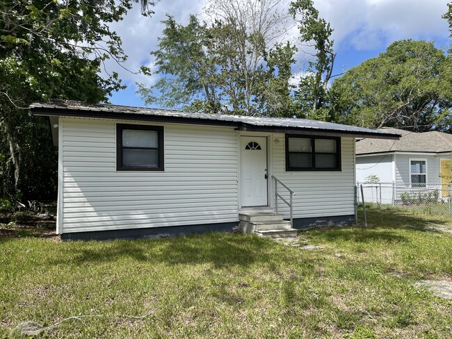 property at 5435 Amazon Ave