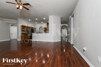 2524 Wheeler Groves Dr in Seffner, FL - Foto de edificio - Building Photo