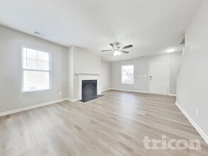 26 Streamwood Way in Clayton, NC - Building Photo - Building Photo