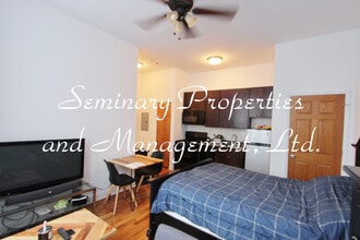 4502-04 N Paulina in Chicago, IL - Building Photo - Interior Photo