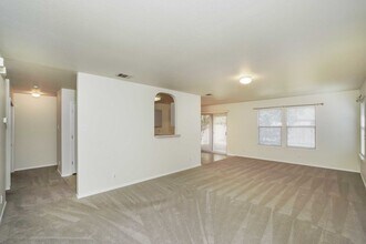 9815 Sandlet Trail in San Antonio, TX - Building Photo - Building Photo