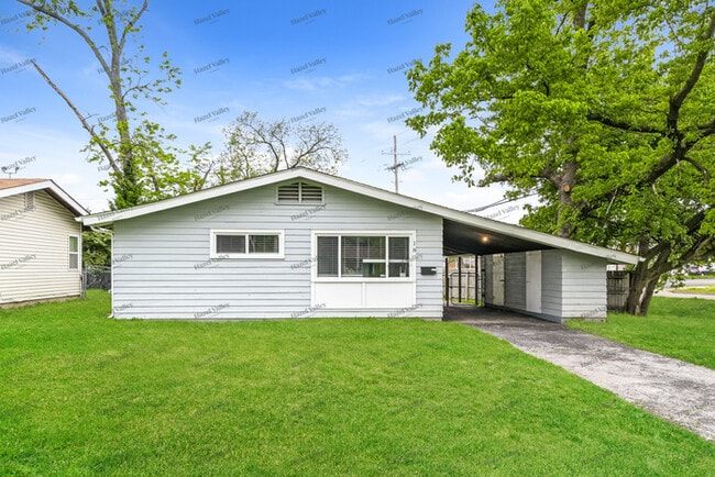 property at 18 Brightwell Ct