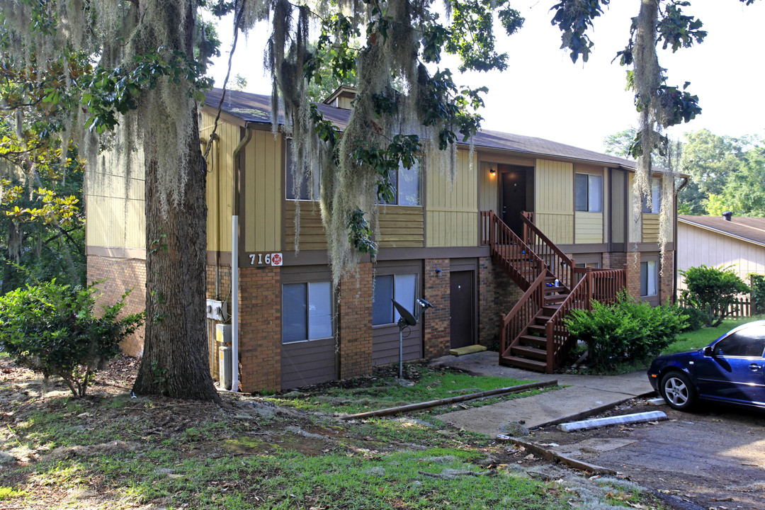 716 Pointe Ct in Tallahassee, FL - Building Photo