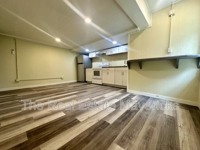 property at 5640 US-41