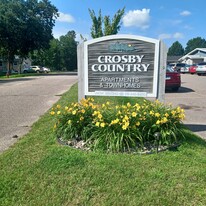 CROSBY COUNTRY APARTMENTS