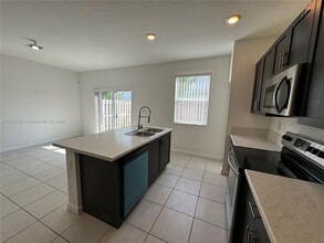 1110 SE 27th Terrace in Homestead, FL - Building Photo - Building Photo