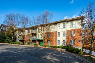 West End Circle Condominiums in Nashville, TN - Foto de edificio - Primary Photo