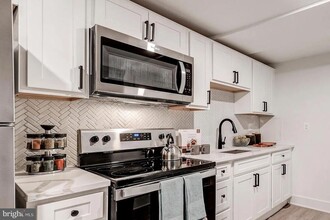 1720 St Paul St in Baltimore, MD - Building Photo - Building Photo