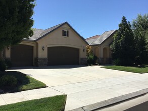 1879 N Nicolette Ln in Clovis, CA - Building Photo - Building Photo