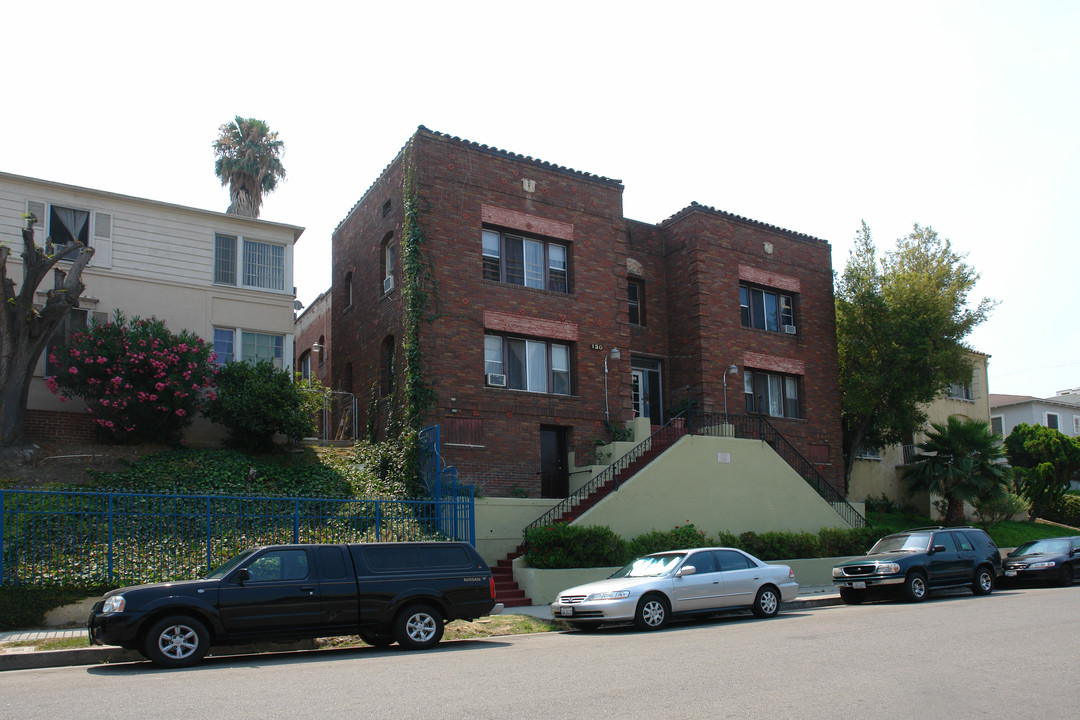 130 S Coronado St in Los Angeles, CA - Foto de edificio