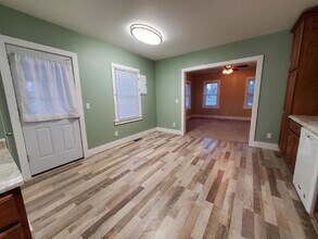 21005 12 Mile Rd in Roseville, MI - Building Photo - Building Photo