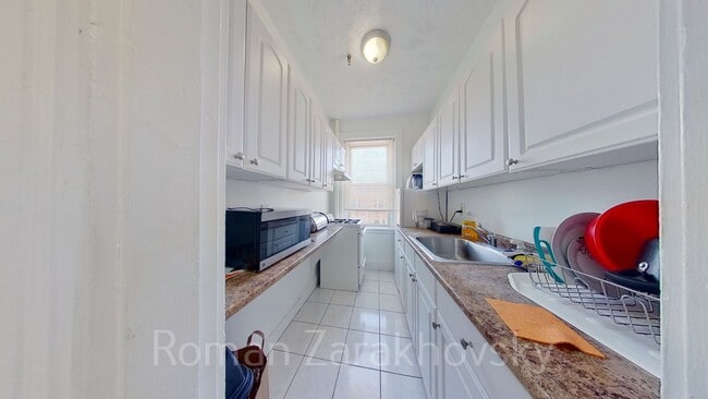 42 Strathmore Rd, Unit 33