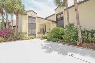 3961 SW Greenwood Way in Palm City, FL - Building Photo