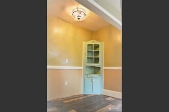 1418 Burwell St in Bremerton, WA - Building Photo - Building Photo