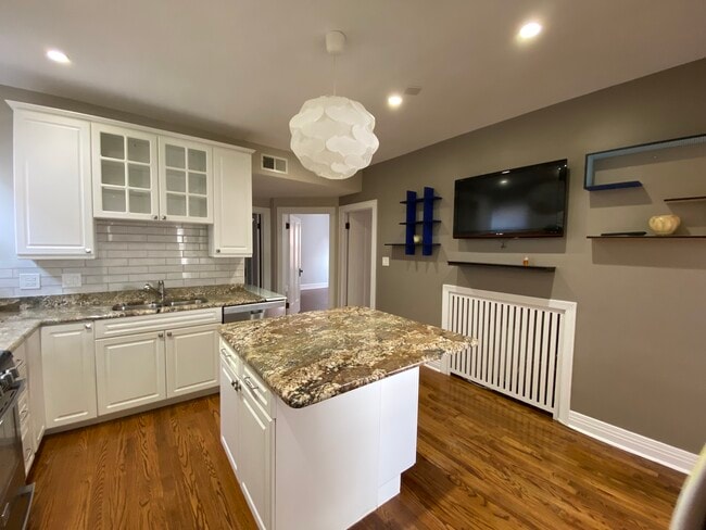 5016 N Major Ave, Unit Jefferson Park 2bd 1bath