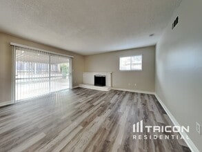 13687 Boeing St in Moreno Valley, CA - Building Photo - Building Photo