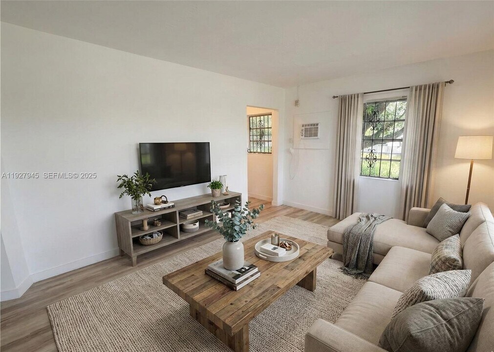 3331 NW 43rd Terrace in Miami, FL - Building Photo