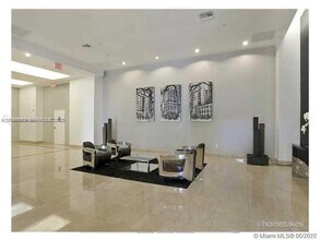 1 Glen Royal Pkwy in Miami, FL - Building Photo - Building Photo