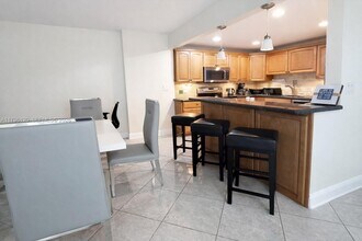 2101 S Ocean Dr in Hollywood, FL - Foto de edificio - Building Photo