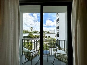 60 NW 31st St, Unit A91 in Miami, FL - Foto de edificio - Building Photo