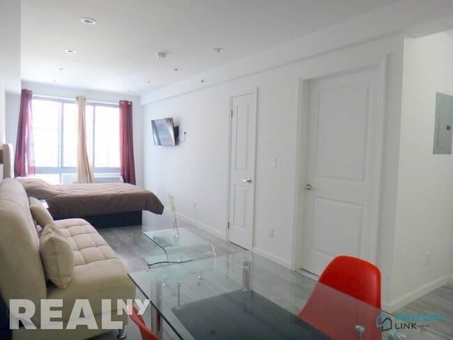 property at 521 W 48th St