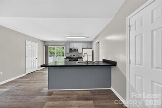 2332 Eargle Rd in Charlotte, NC - Building Photo - Building Photo