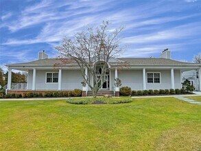241 Oak Park Dr in Queens, NY - Building Photo - Building Photo