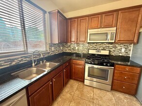 1661 Panorama Dr in Hollister, CA - Building Photo - Building Photo