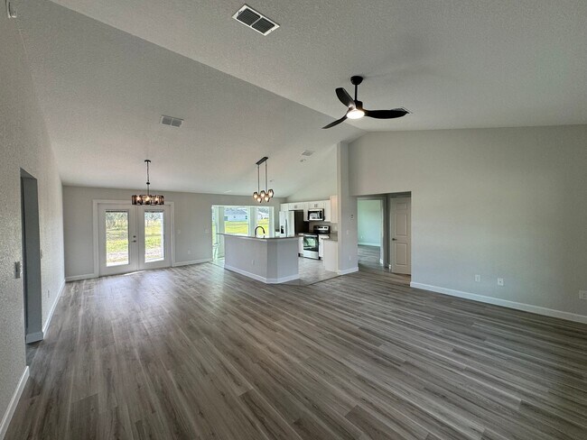 2690 SE 75th Blvd in Bushnell, FL - Building Photo - Building Photo