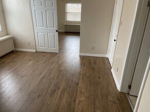 3927 Hoosac St, Unit 1st  FLOOR in Pittsburgh, PA - Building Photo - Building Photo