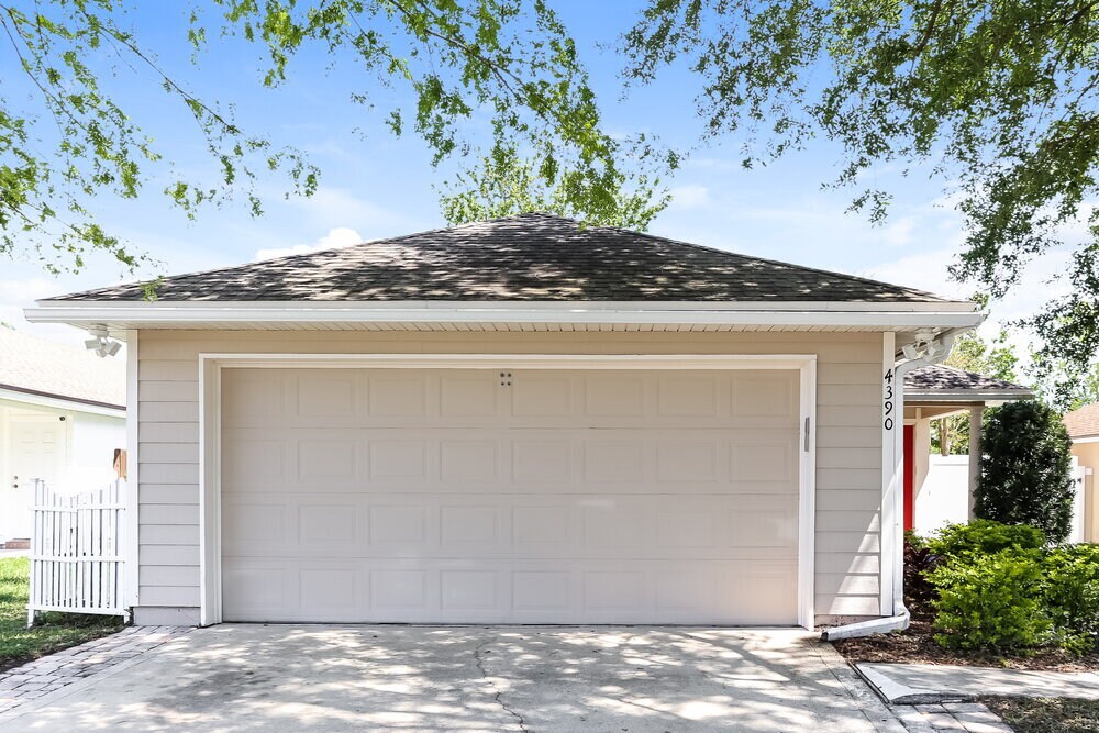 4390 Hanging Moss Dr in Orange Park, FL - Building Photo