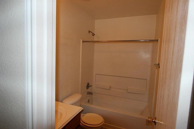 property at 5015 Fox Mill Ln