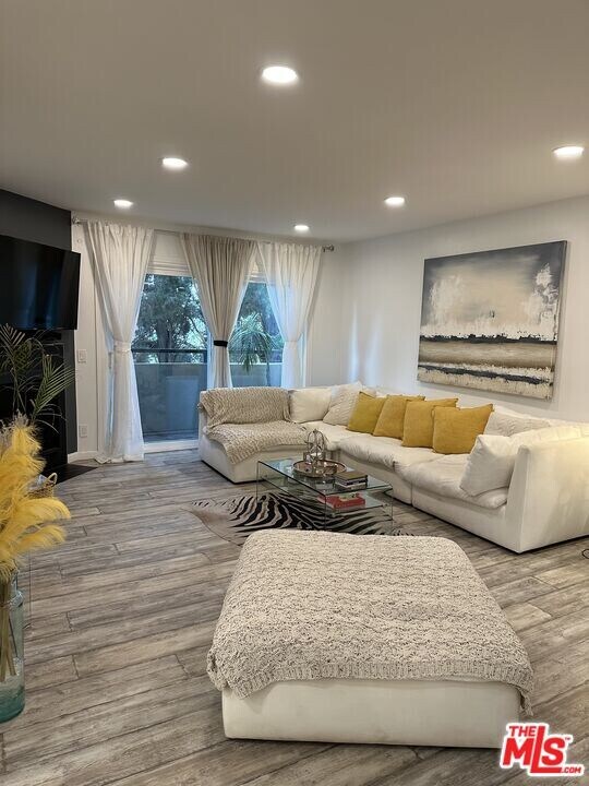 4702 Fulton Ave-Unit -103 in Los Angeles, CA - Building Photo