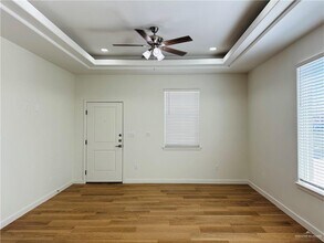 1102 Sugar Gdn Dr in Pharr, TX - Building Photo - Building Photo