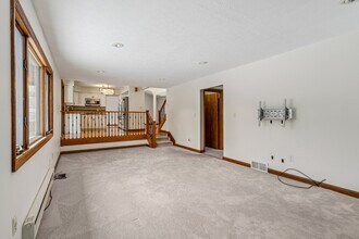 6235 Sunnywood Dr in Solon, OH - Building Photo - Building Photo