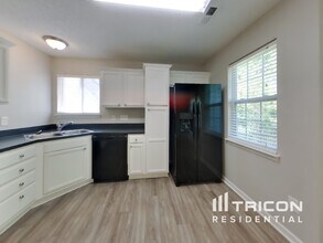 5935 Laurenfield Dr in Charlotte, NC - Building Photo - Building Photo