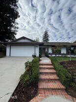 893 Blue Spring Dr in Westlake Village, CA - Building Photo