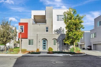 165 Tenor in Irvine, CA - Building Photo - Building Photo