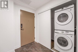 4015 The Exchange in Mississauga, ON - Building Photo - Building Photo