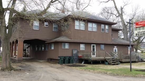 811 E Lake St in Osakis, MN - Building Photo