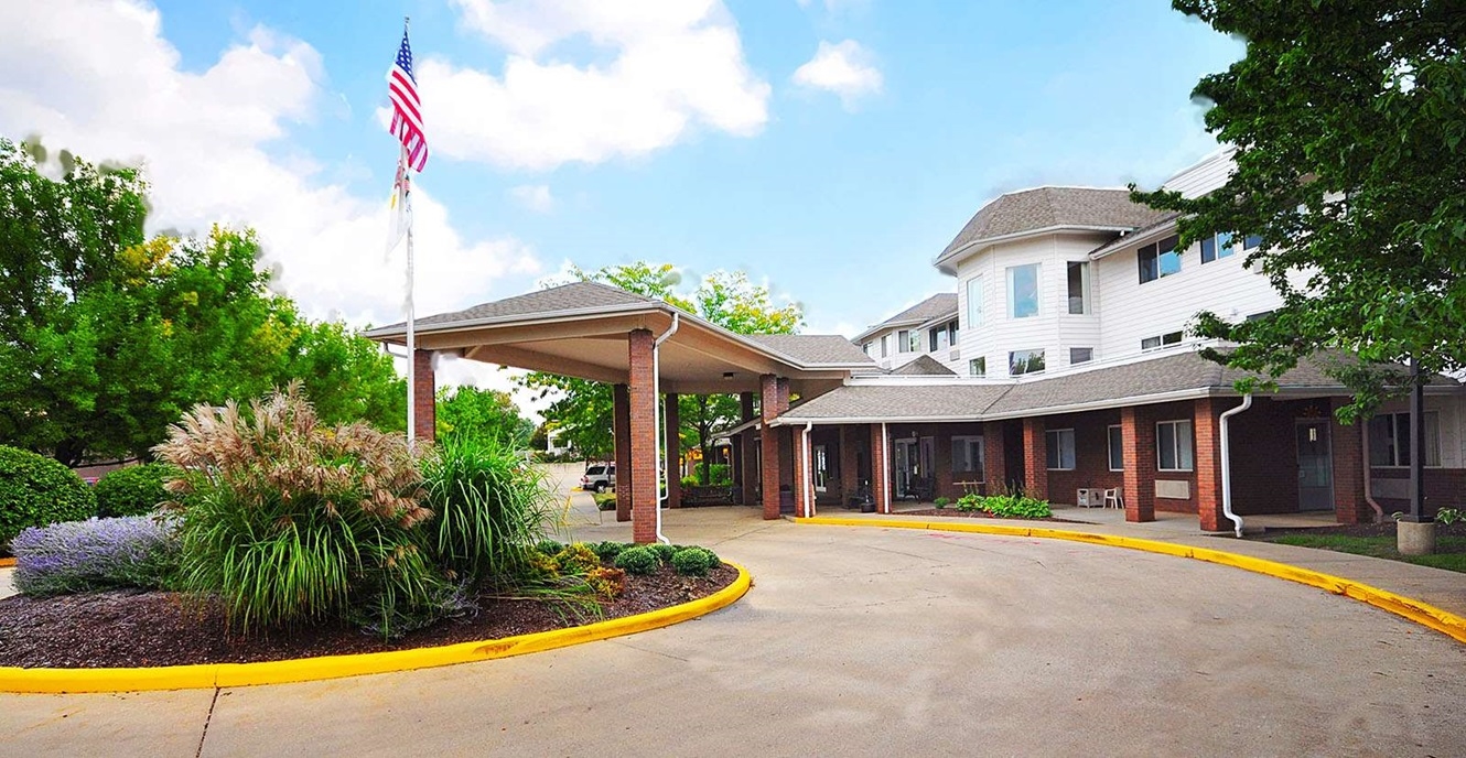 Solstice Senior Living at Joliet in Joliet, IL - Building Photo