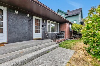 405 W McGraw St in Seattle, WA - Foto de edificio - Building Photo
