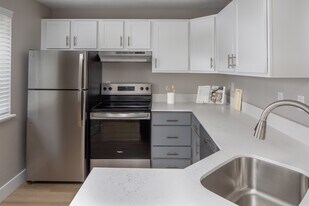 Avana Birch Pointe in Beaverton, OR - Building Photo