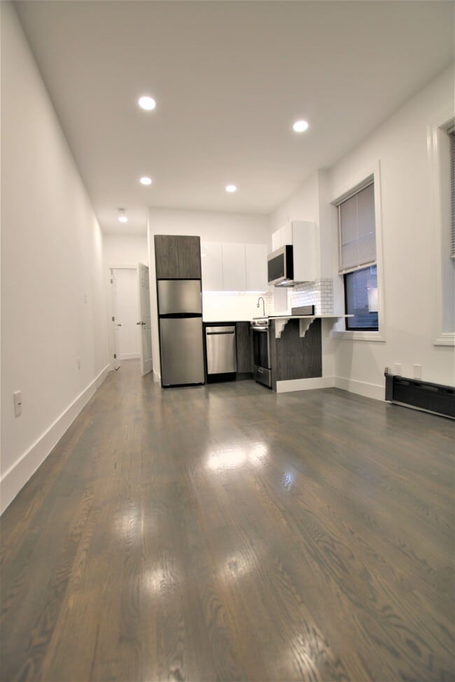 25 Phillips St, Unit 2