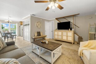 7405A Beach Dr in Panama City Beach, FL - Building Photo