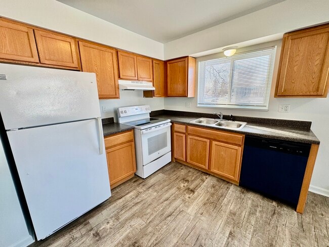 1100 W Michigan Ave in Ypsilanti, MI - Foto de edificio - Building Photo